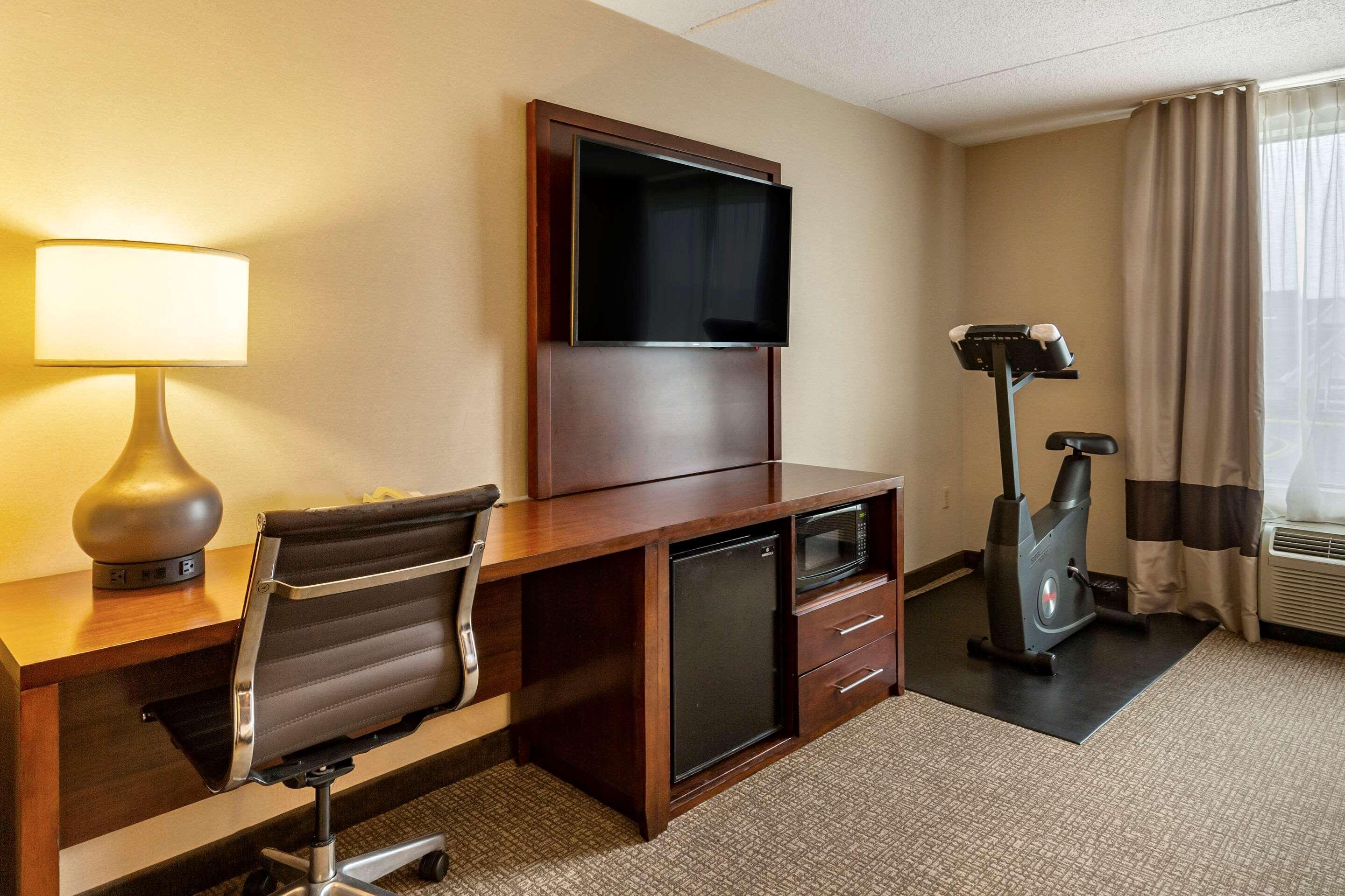 Comfort Suites Manassas Battlefield Park Exterior photo